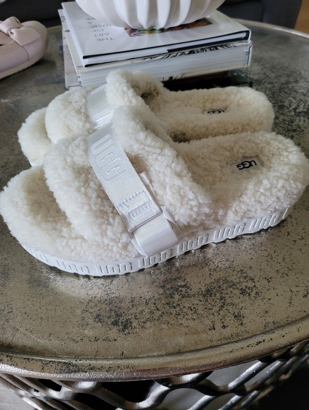 UGG NWOT INSIDE/OUTSIDE OFF WHITE SHERPA SLIDES 8